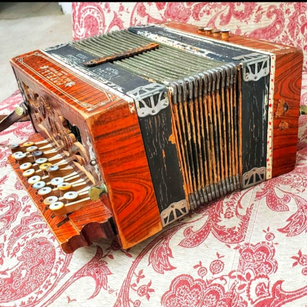 NICOLO CORELLI GERMANY, Antique 1930s Italian Mdl Accordion W/Steel Bronze Reeds